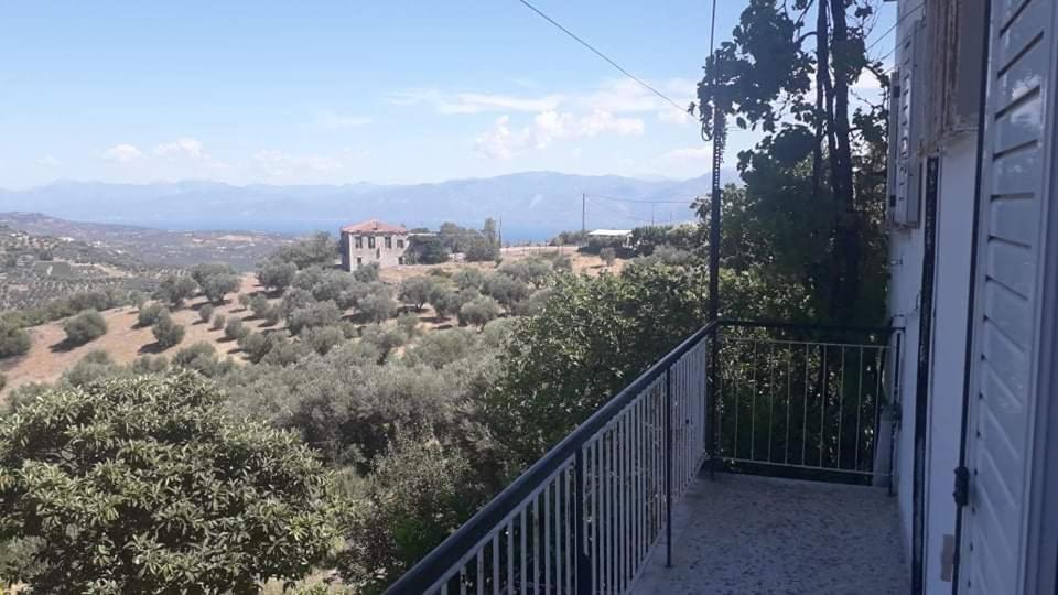Vacation House Dionysia Villa เอยิโอ ภายนอก รูปภาพ